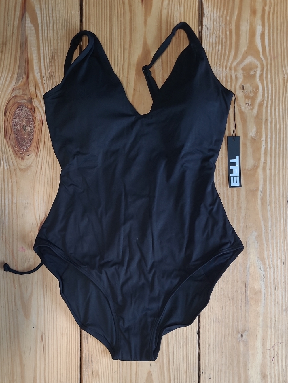 96. NWT  $175 STYLE PLUNGEY  L  SHORT